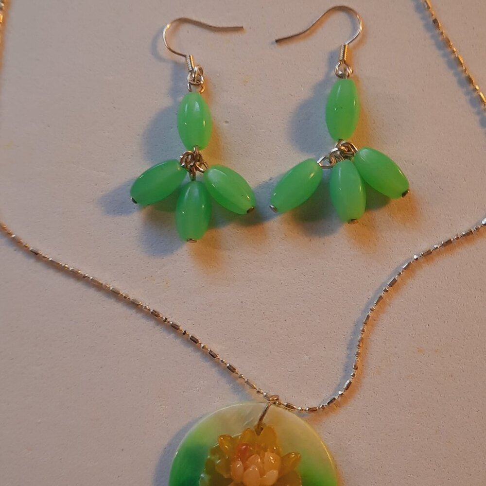 Brand New Handmade Jewelry Set (earrings & neckless)